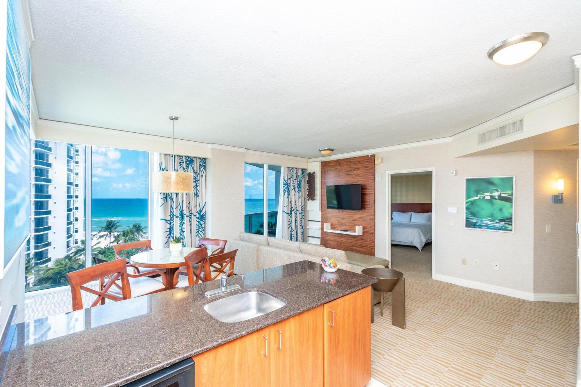 Luxury Trump International Ocean View 1600sf 2 Bd * Miami Beach