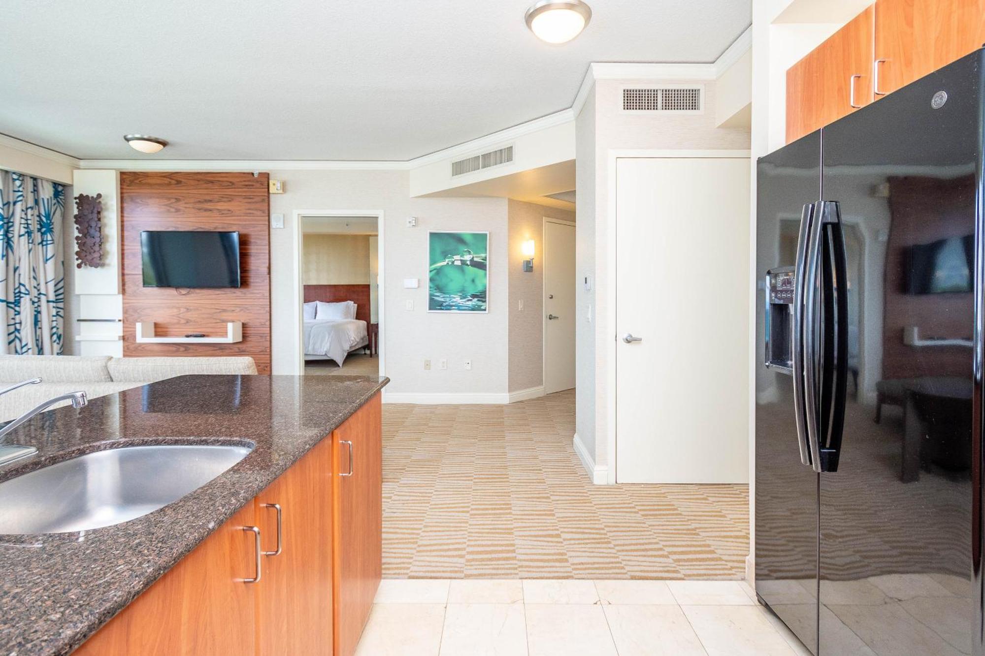 Apartment Luxury Trump International Ocean View 1600sf 2 Bd