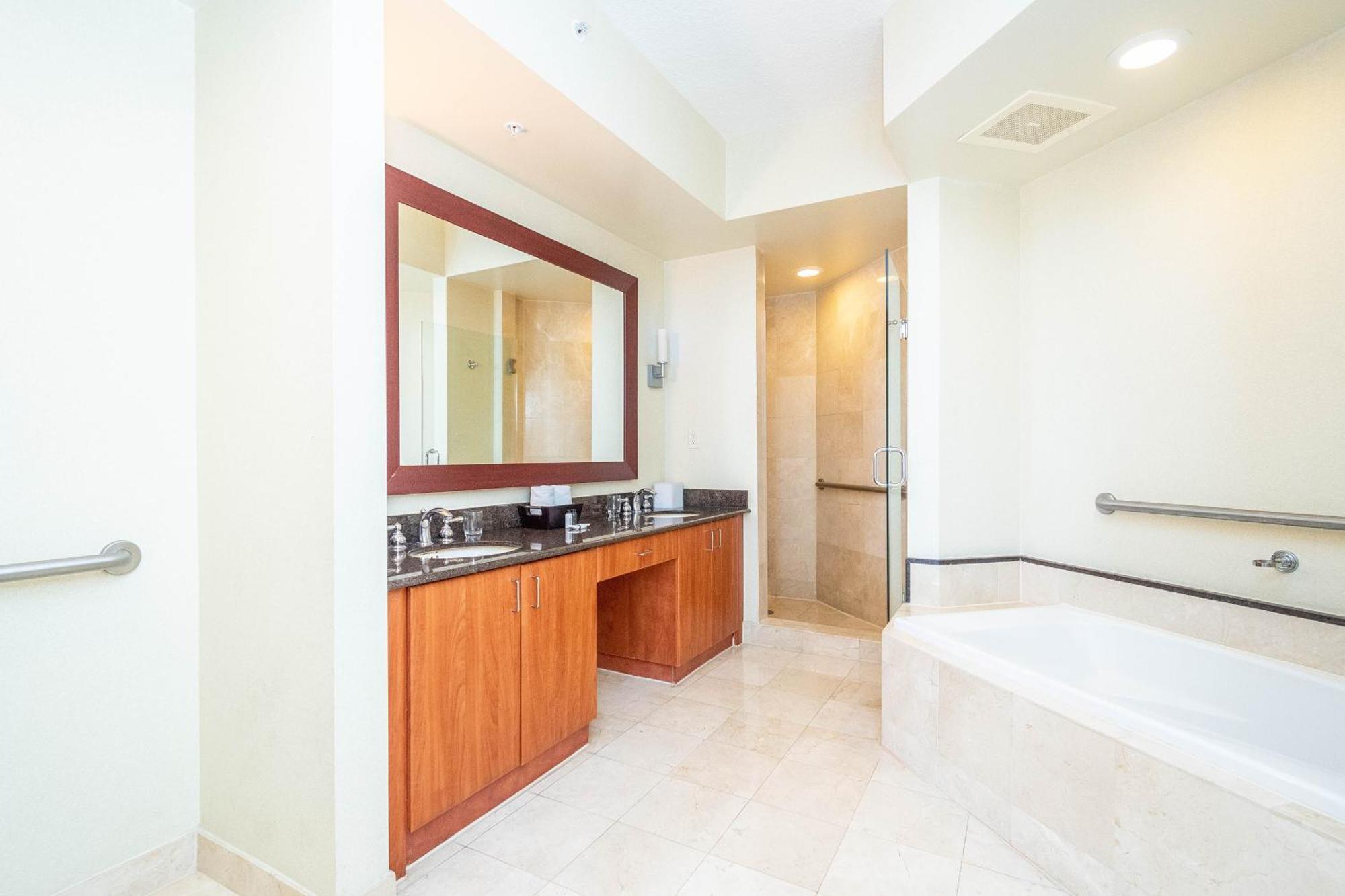 Apartment Luxury Trump International Ocean View 1600sf 2 Bd Miami Beach