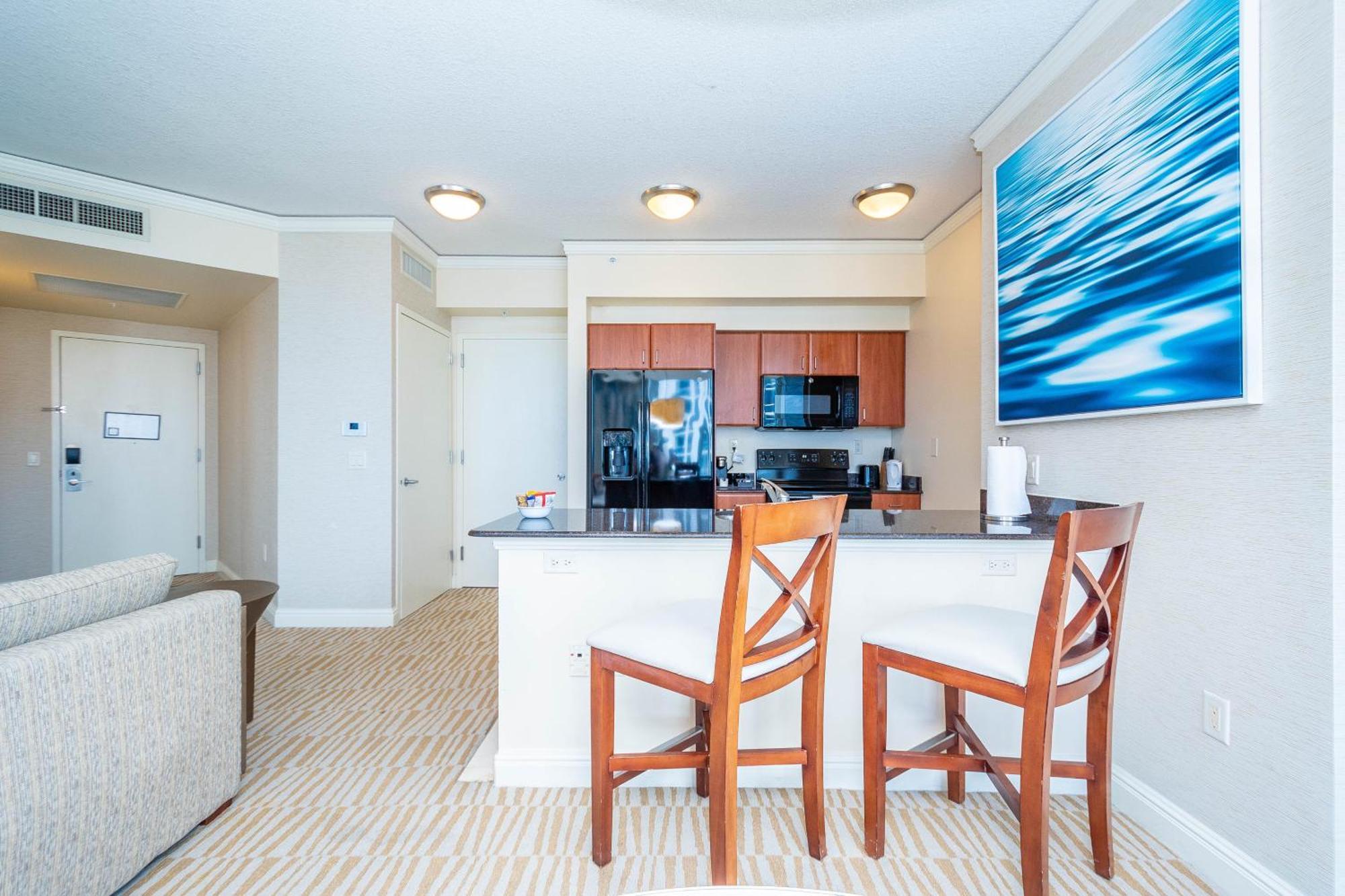Luxury Trump International Ocean View 1600sf 2 Bd Apartment *