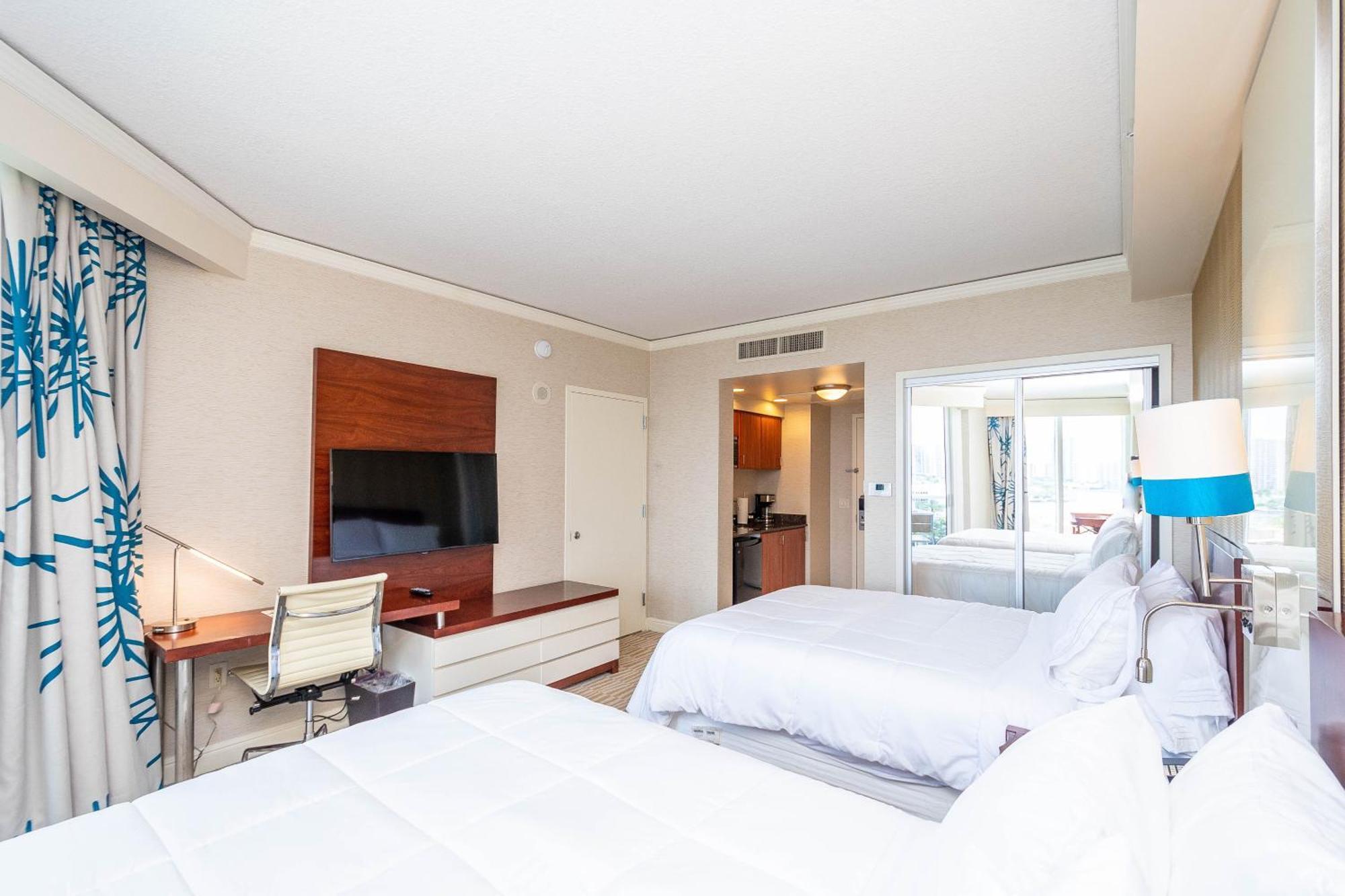 Luxury Trump International Ocean View 1600sf 2 Bd Apartment
