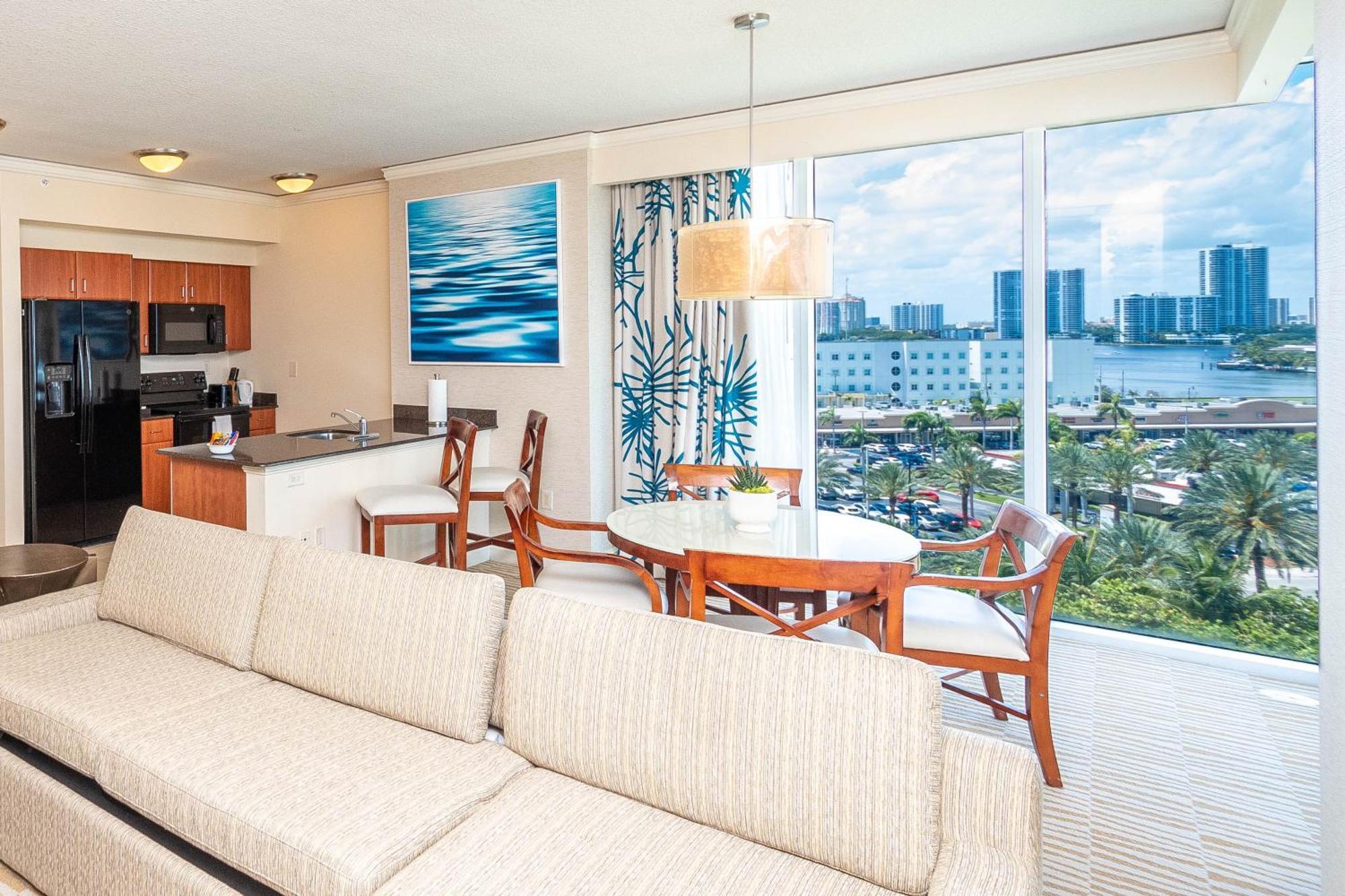 Luxury Trump International Ocean View 1600sf 2 Bd *